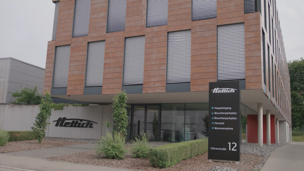 Офис компании Hittich в Германии Hettich — производитель лабораторных центрифуг и инкубаторов. Продукция Hettich производится в Германии и реализуется по всему миру. Центрифуги, инкубаторы Hettich созданы для упрощения повседневной работы в клиниках и лабораториях.